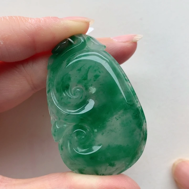 石英质玉未镶嵌颈饰