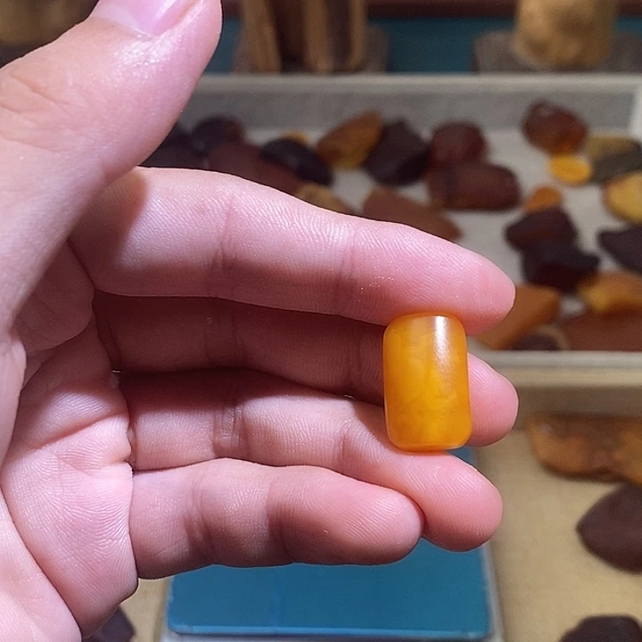 琥珀未镶嵌裸石蜜蜡