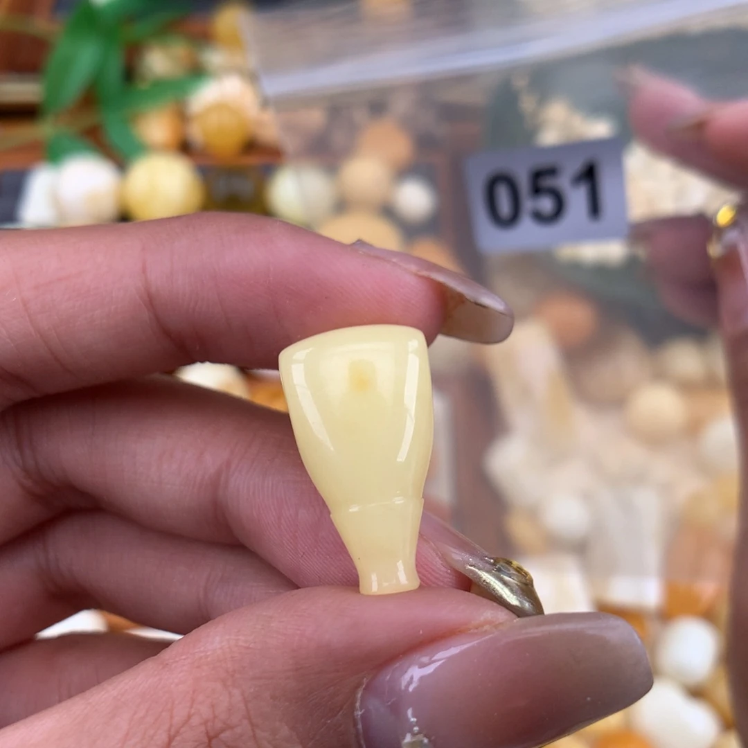 琥珀珠宝奇石未镶嵌12.4