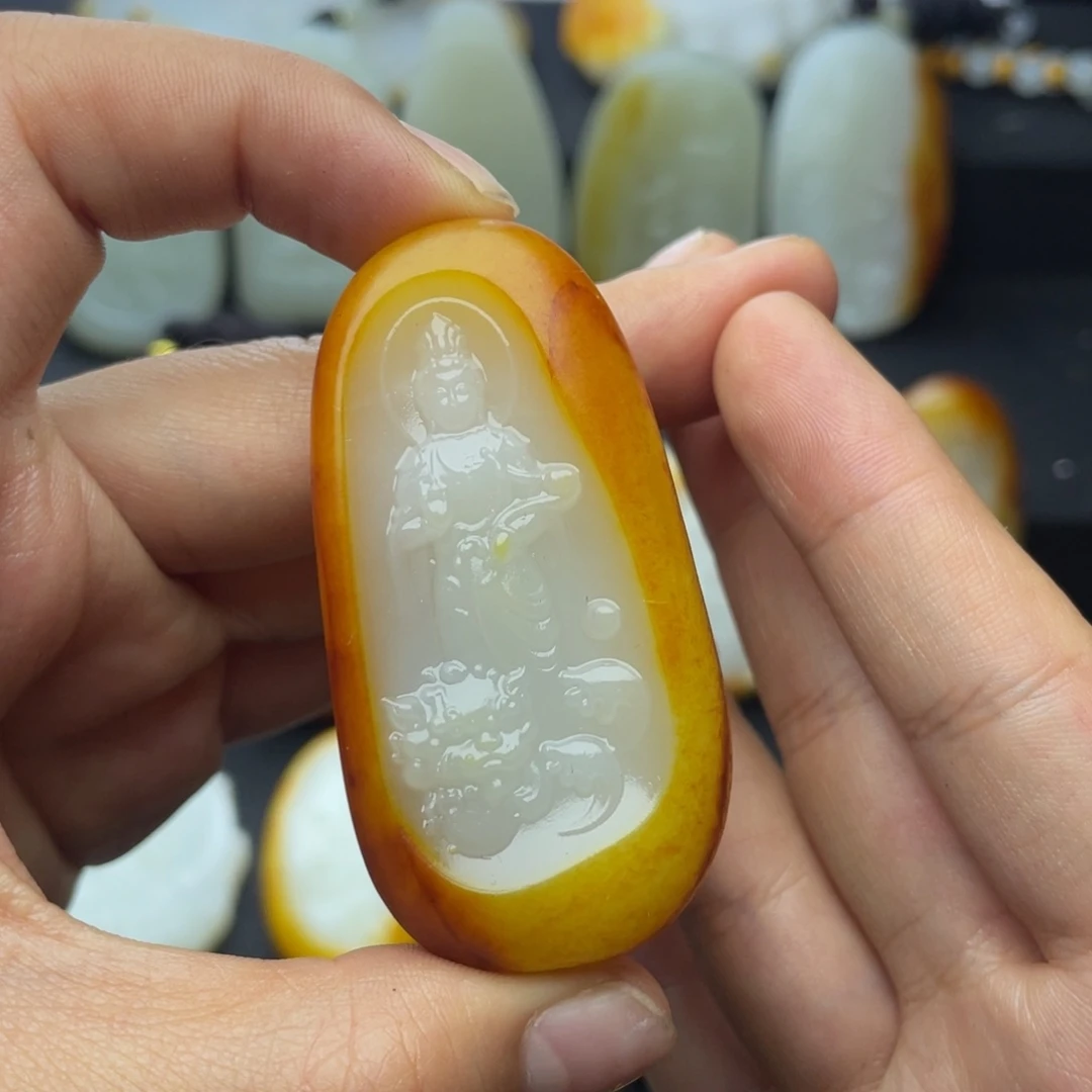 德***和田玉未镶嵌颈饰