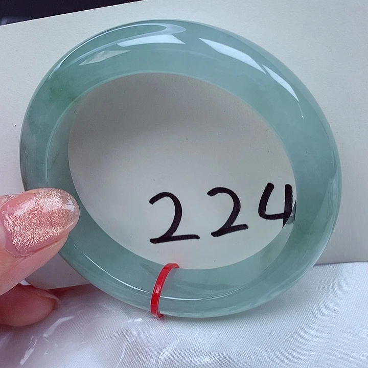 翡翠手镯未镶嵌翡翠