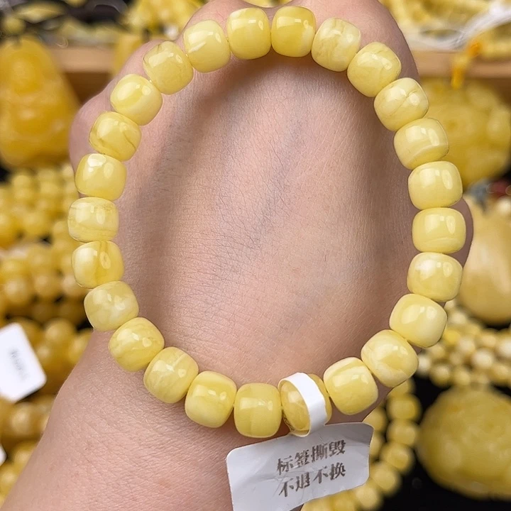 琥珀未镶嵌颈饰琥珀