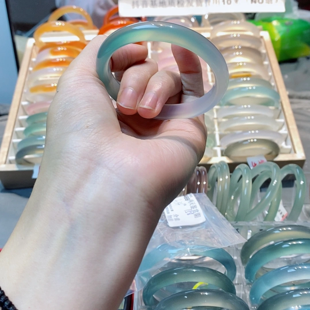 c***t玛瑙/玉髓未镶嵌手镯