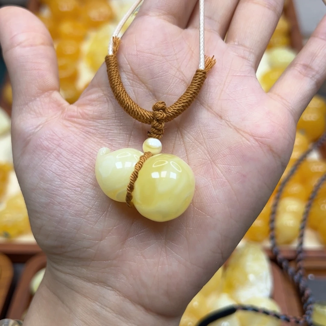 未镶嵌颈饰琥珀蜜蜡