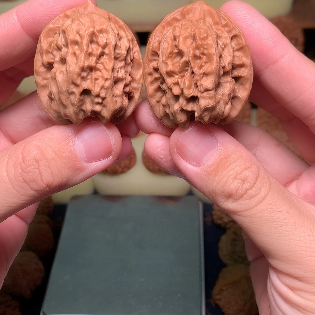 u***.文玩核桃吊坠38野生磐石全品