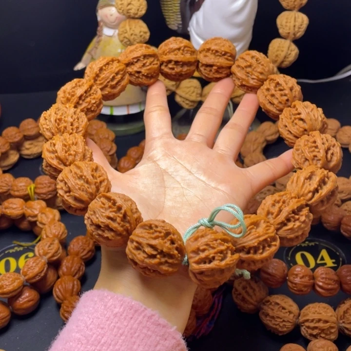 文玩核桃手串灯笼