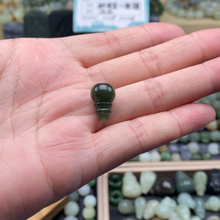 未镶嵌和田玉（糖玉）珠宝半成品