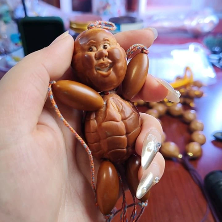 吊坠橄榄核富甲一方抽象小人