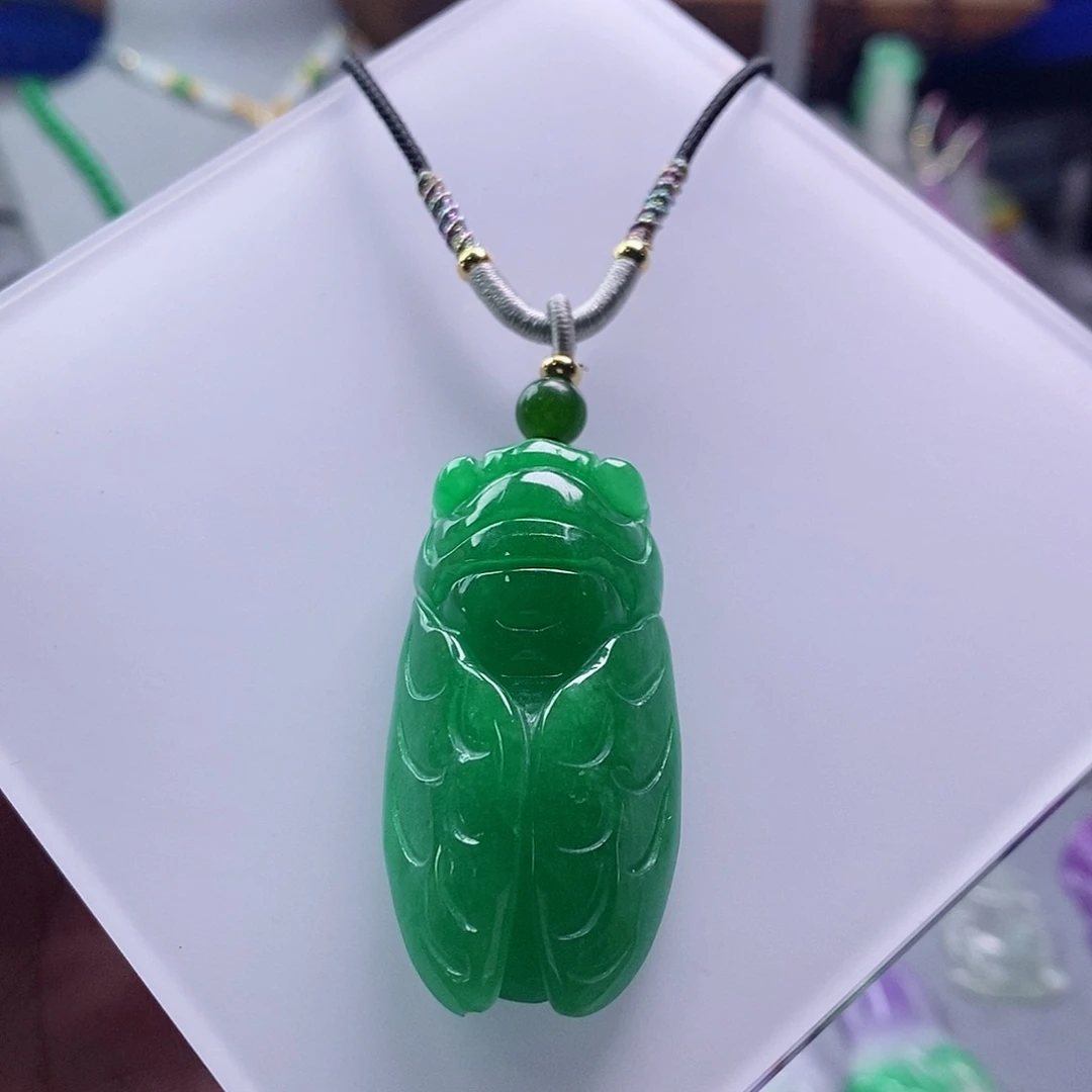 翡翠未镶嵌吊坠(赠链)