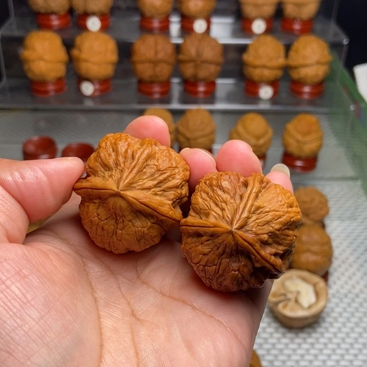 把件文玩核桃南诏铁印三棱54
