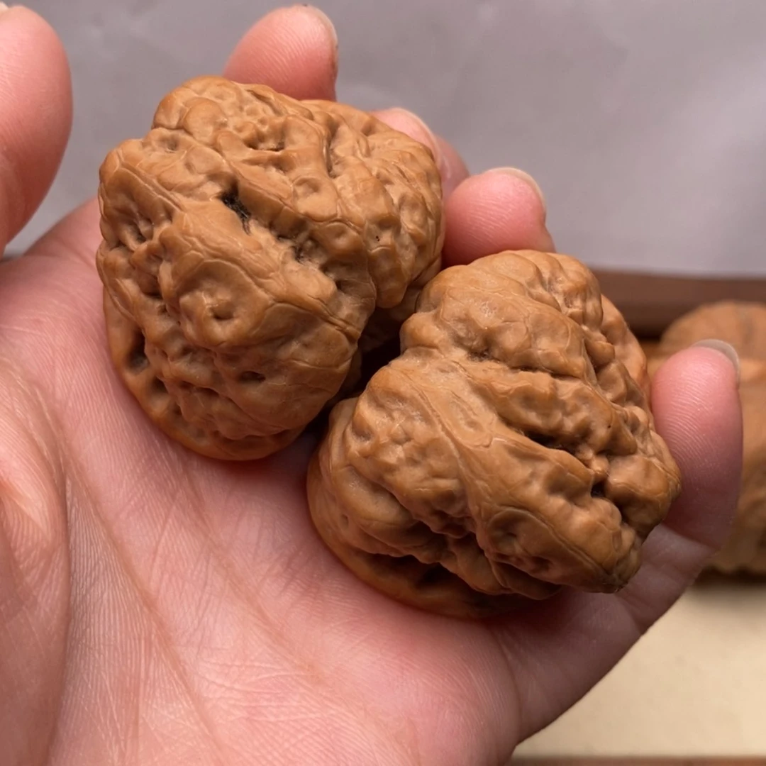 【闪购商品】文玩核桃把件边40左右