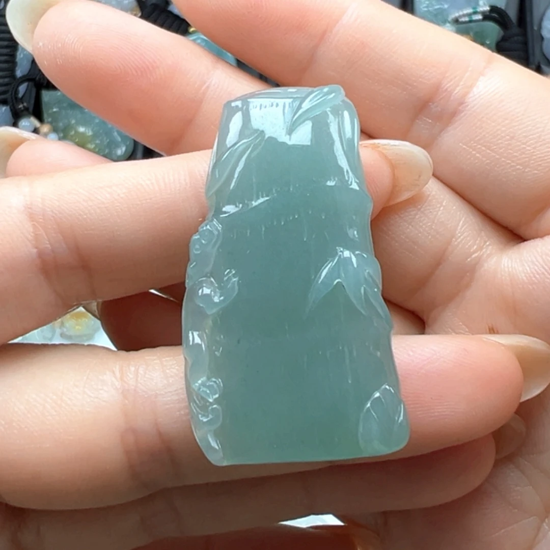 翡翠颈饰未镶嵌竹节