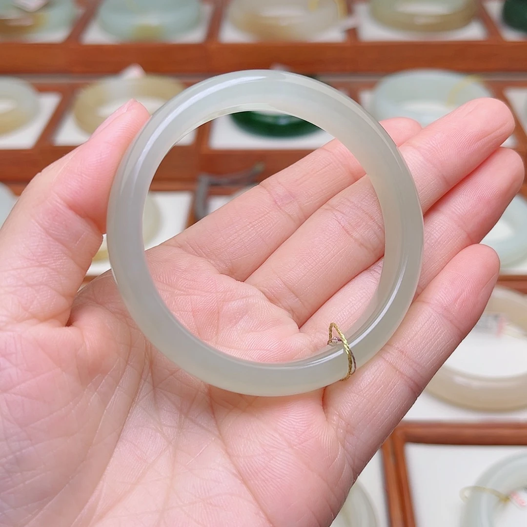 和田玉手镯未镶嵌52.3