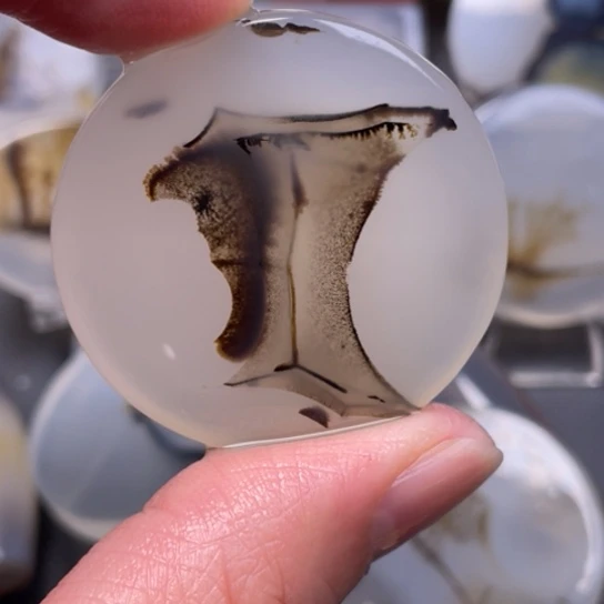 玛瑙/玉髓吊坠(不含链)未镶嵌春**石