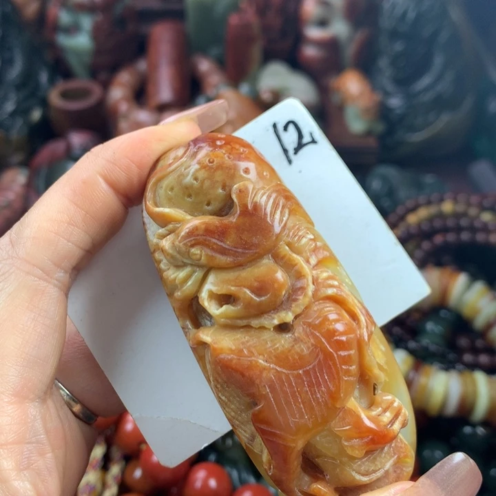 透闪石质玉未镶嵌珠宝奇石