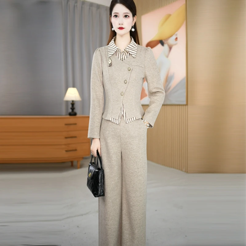 艾丝琪今年流行爆款两件套女2025新款秋好看减龄上衣直筒裤两件套