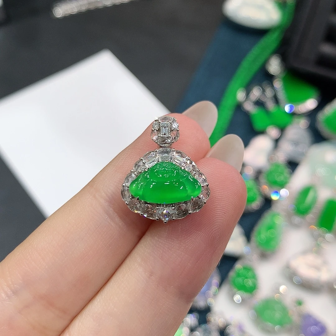 翡翠18K金镶嵌颈饰高冰猫眼光正阳绿佛公 48小时鉴赏期