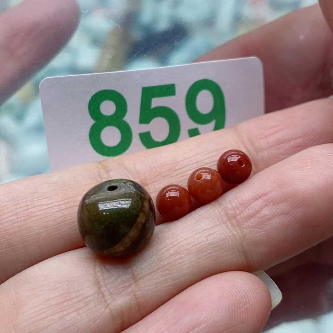 咪***哦南红玛瑙未镶嵌珠宝奇石