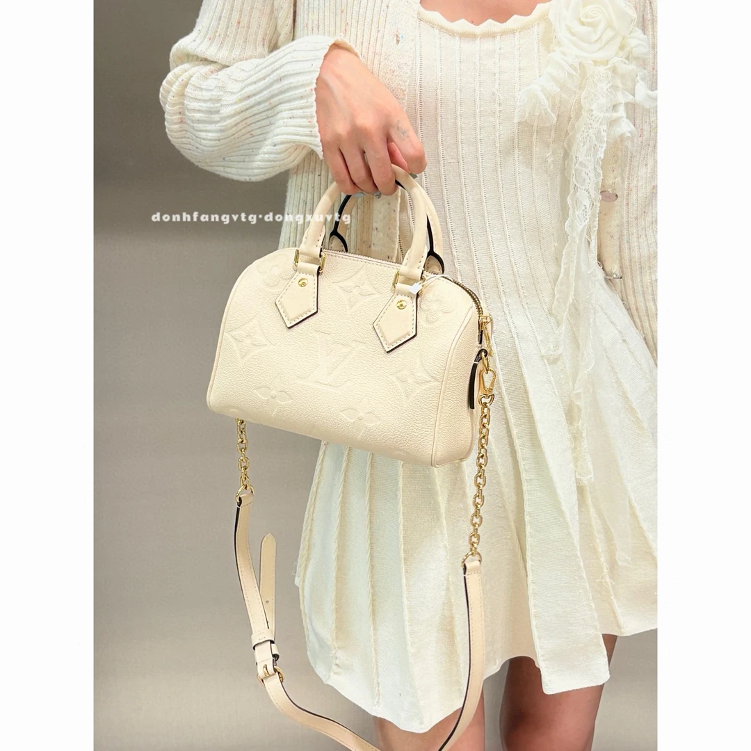 95新 LouisVuitton/路易威登 lv 奶昔白波士顿斜挎包K
