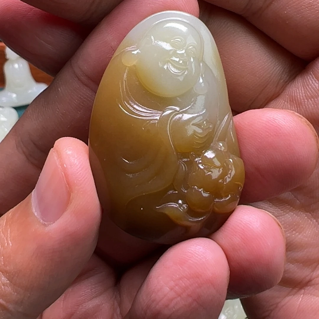 知***…颈饰未镶嵌和田玉