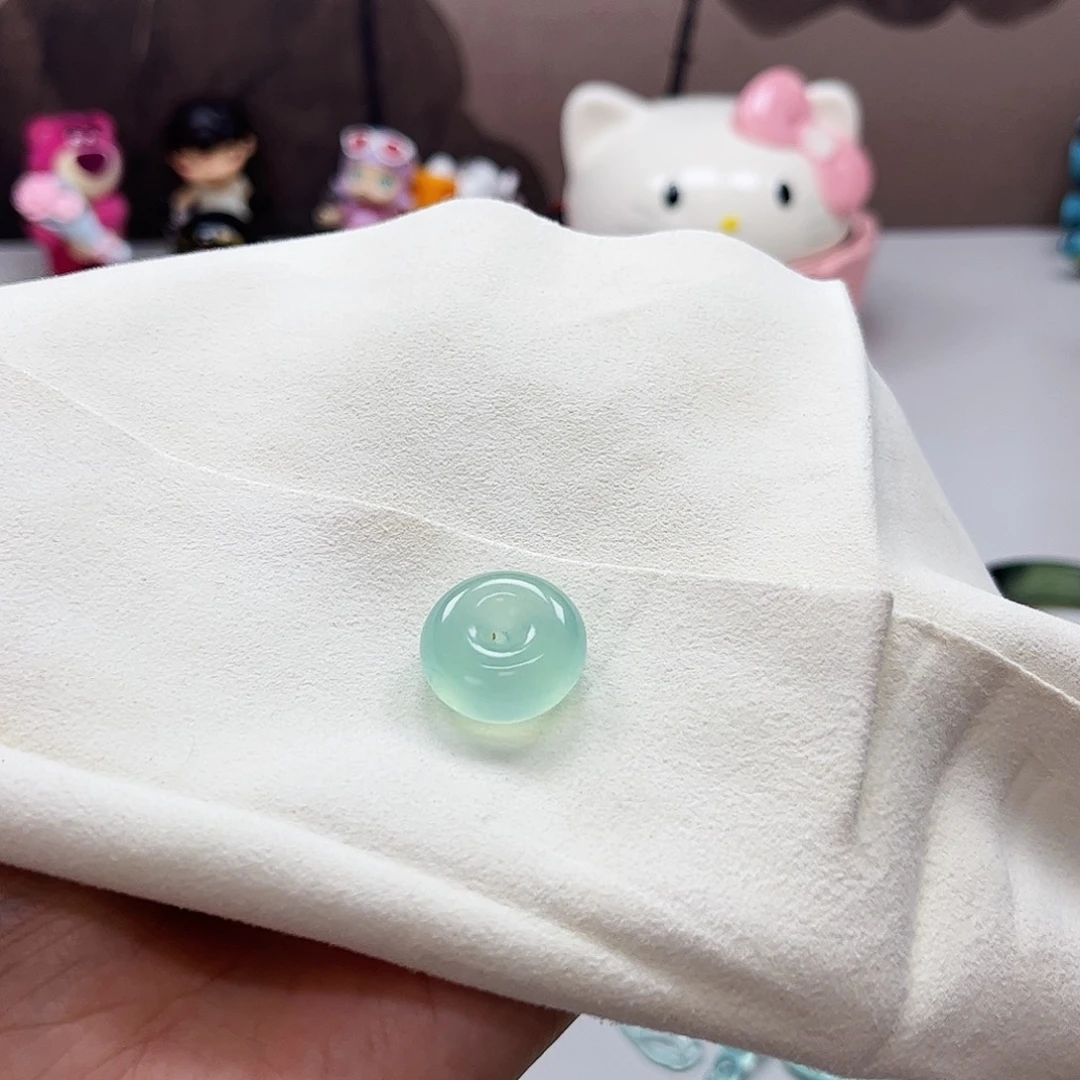 未镶嵌蛇纹石玉吊坠