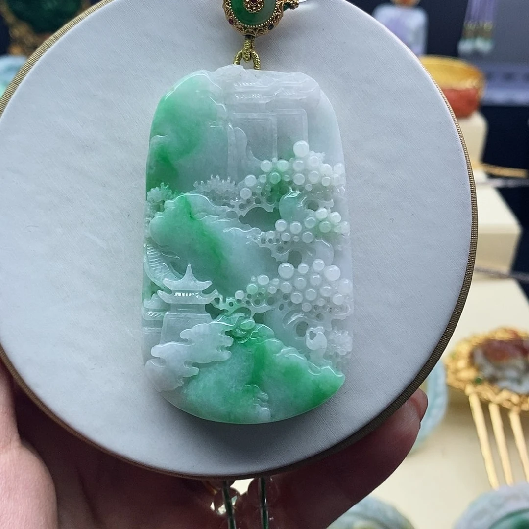 翡翠未镶嵌吊坠(赠链)
