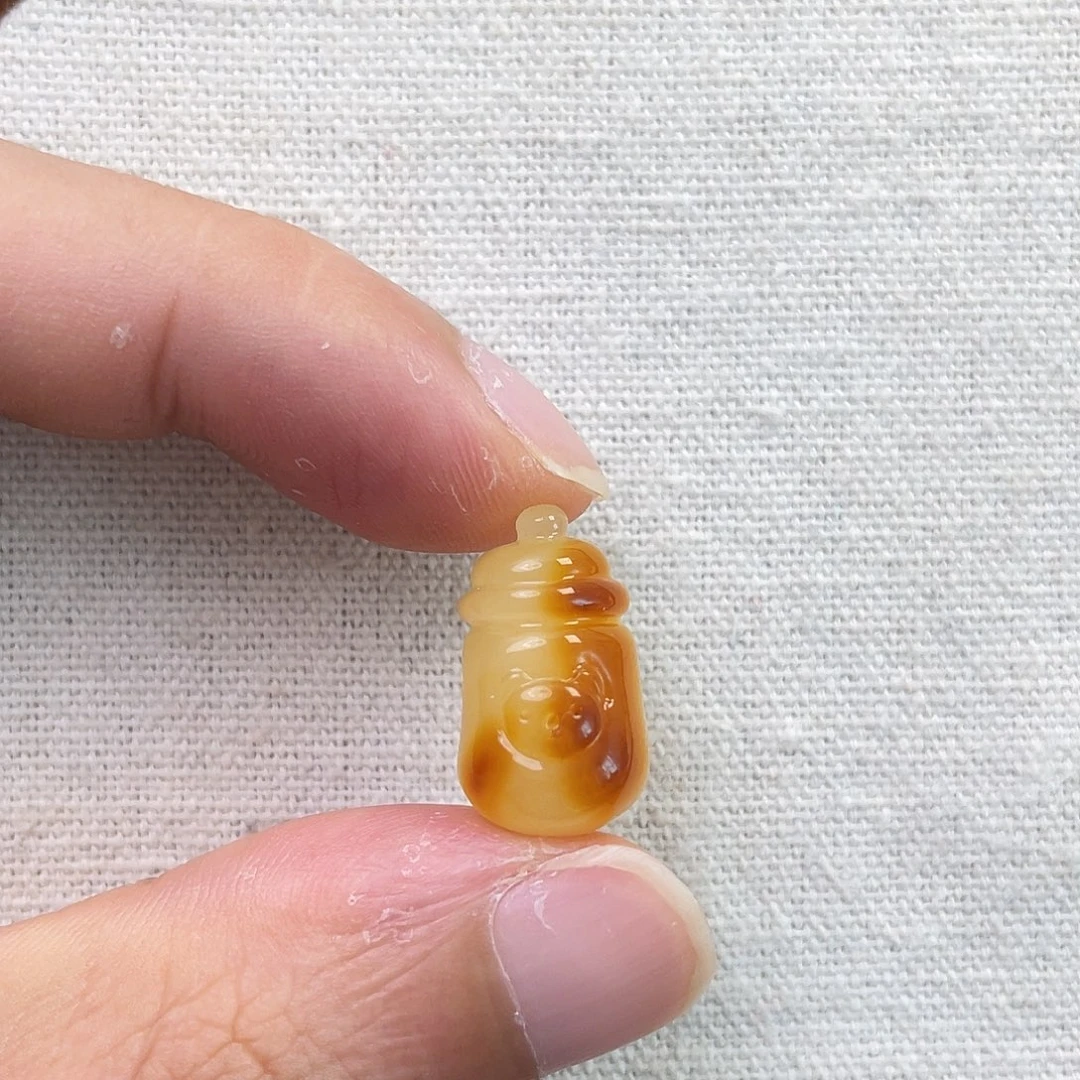 琥珀未镶嵌裸石奶瓶