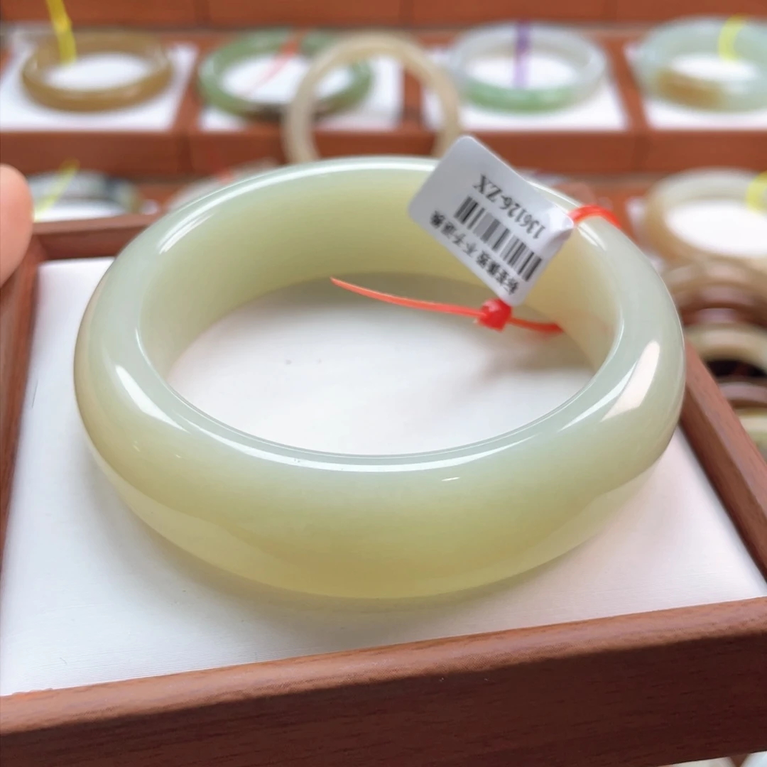 【闪购商品】未镶嵌手镯和田玉链接18。 59/60