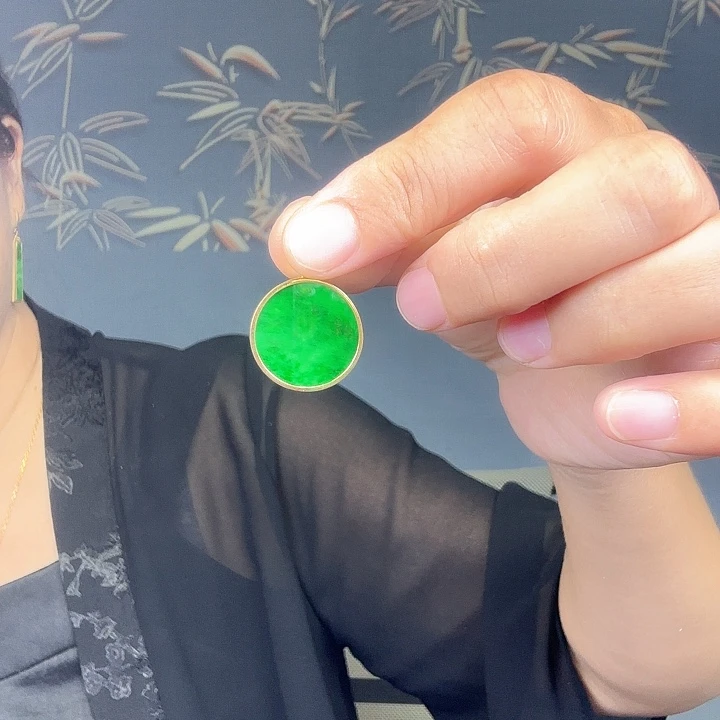 翡翠18K金镶嵌吊坠(不含链)特价