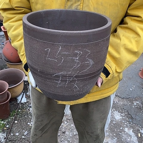 紫砂中国宜兴紫砂花盆，