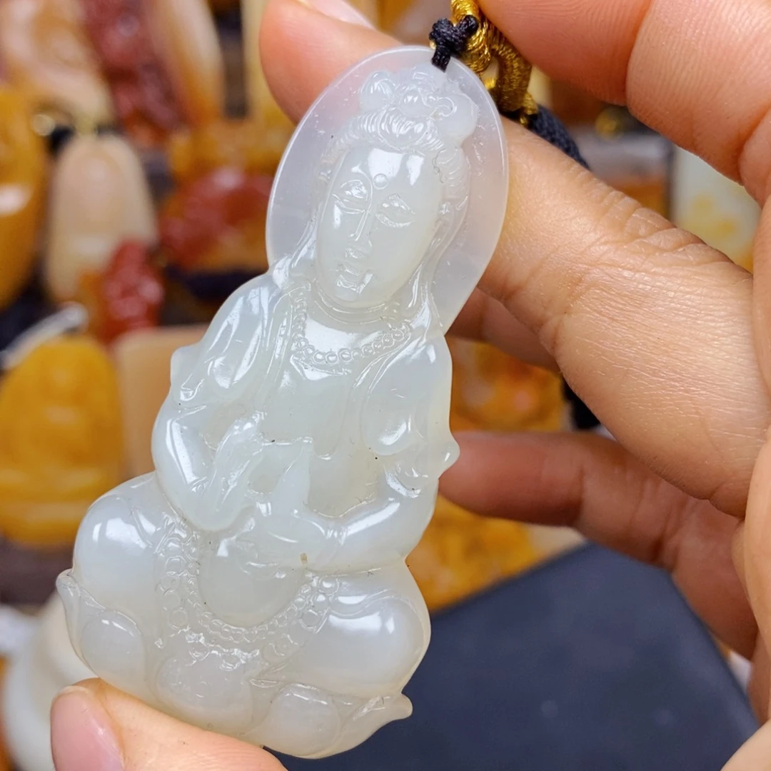 石英质玉（黄龙玉）颈饰未镶嵌