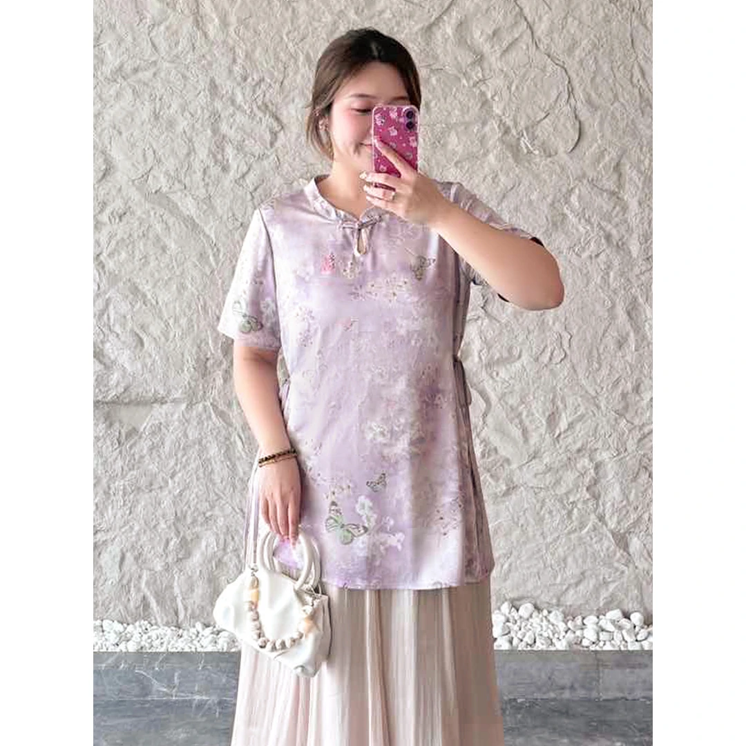 MsShe大码女装2025新中式印花提花缎面两侧系带立领小衫S2507027