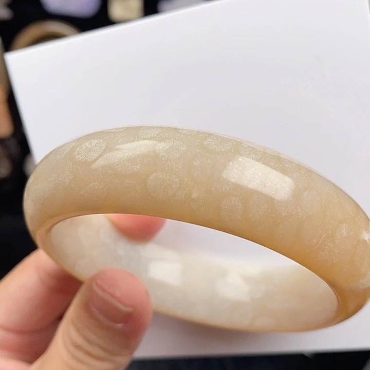 未镶嵌手镯硅化玉61.4