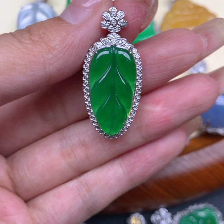 翡翠18K金镶嵌吊坠(不含链)