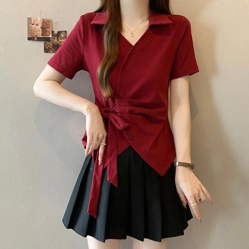 红色V领绑带收腰短袖T恤女2025夏季大码胖妹妹显瘦不规则设计感上