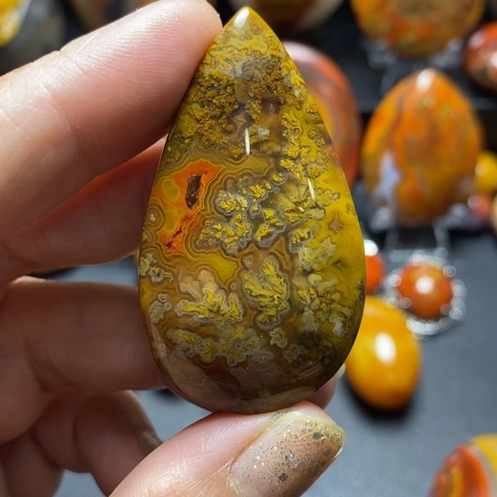 玛瑙/玉髓颈饰未镶嵌