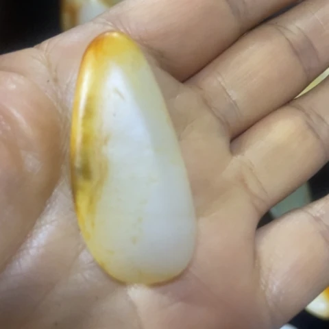 和田玉（糖玉）未镶嵌挂件