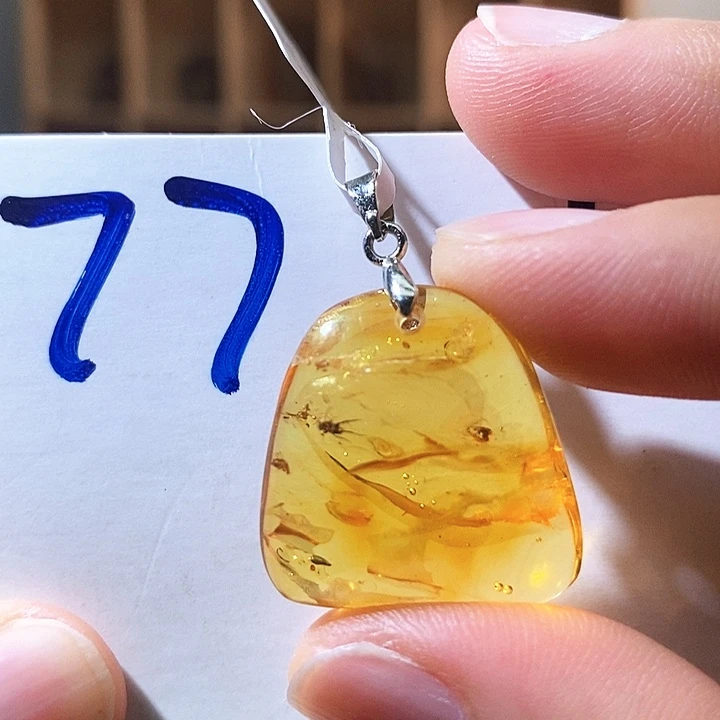 未镶嵌颈饰琥珀琥珀虫珀福利