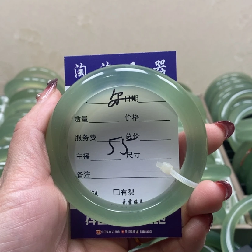 【闪购商品】蛇纹石玉手镯未镶嵌郭***i