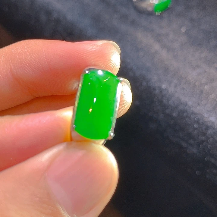 【闪购商品】翡翠颈饰银S925镶嵌翡翠
