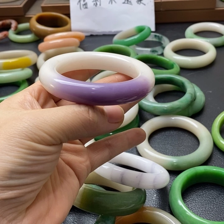 石英质玉手镯未镶嵌
