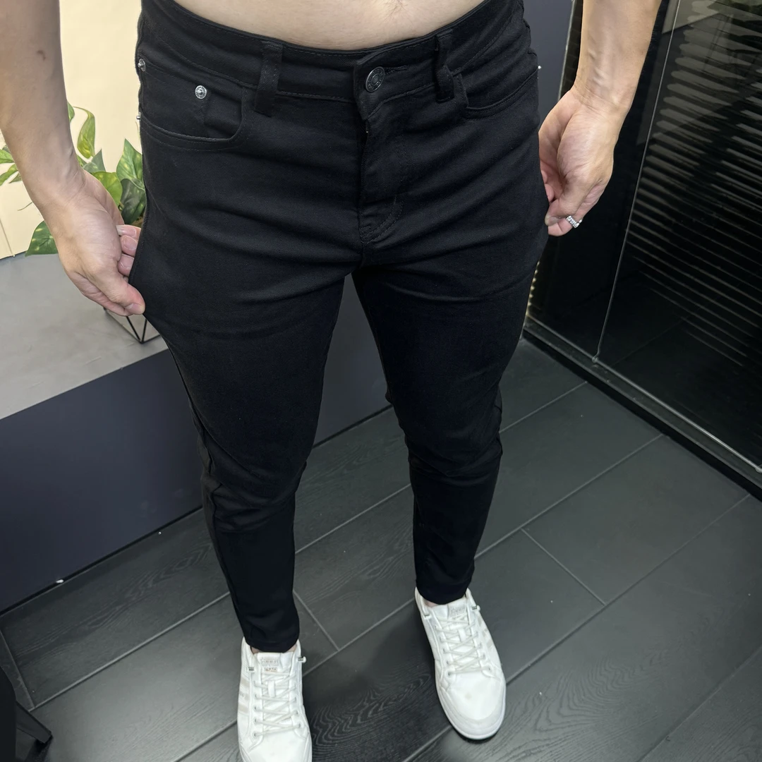 2025夏季新款简约纯色薄款高弹力修身款小脚黑色牛仔裤防褪色6278
