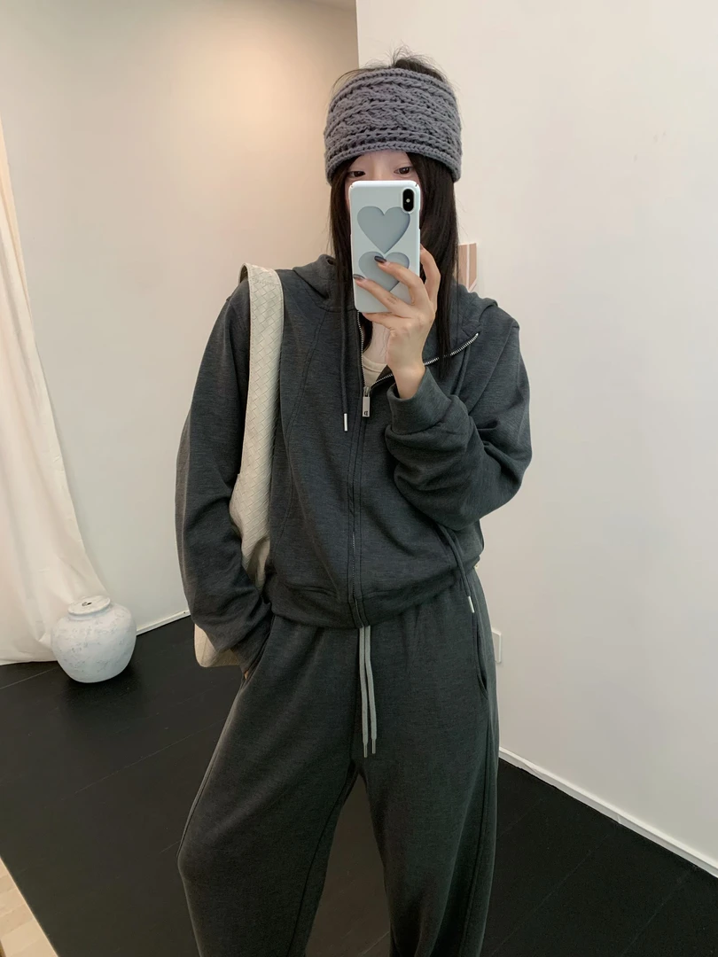 韩版休闲风黑色卫衣时尚时尚套装运动极简风百搭休闲连帽套装