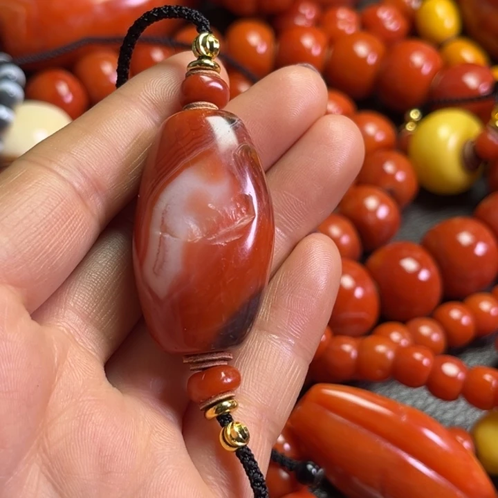 颈饰琉璃拉*琉璃………….