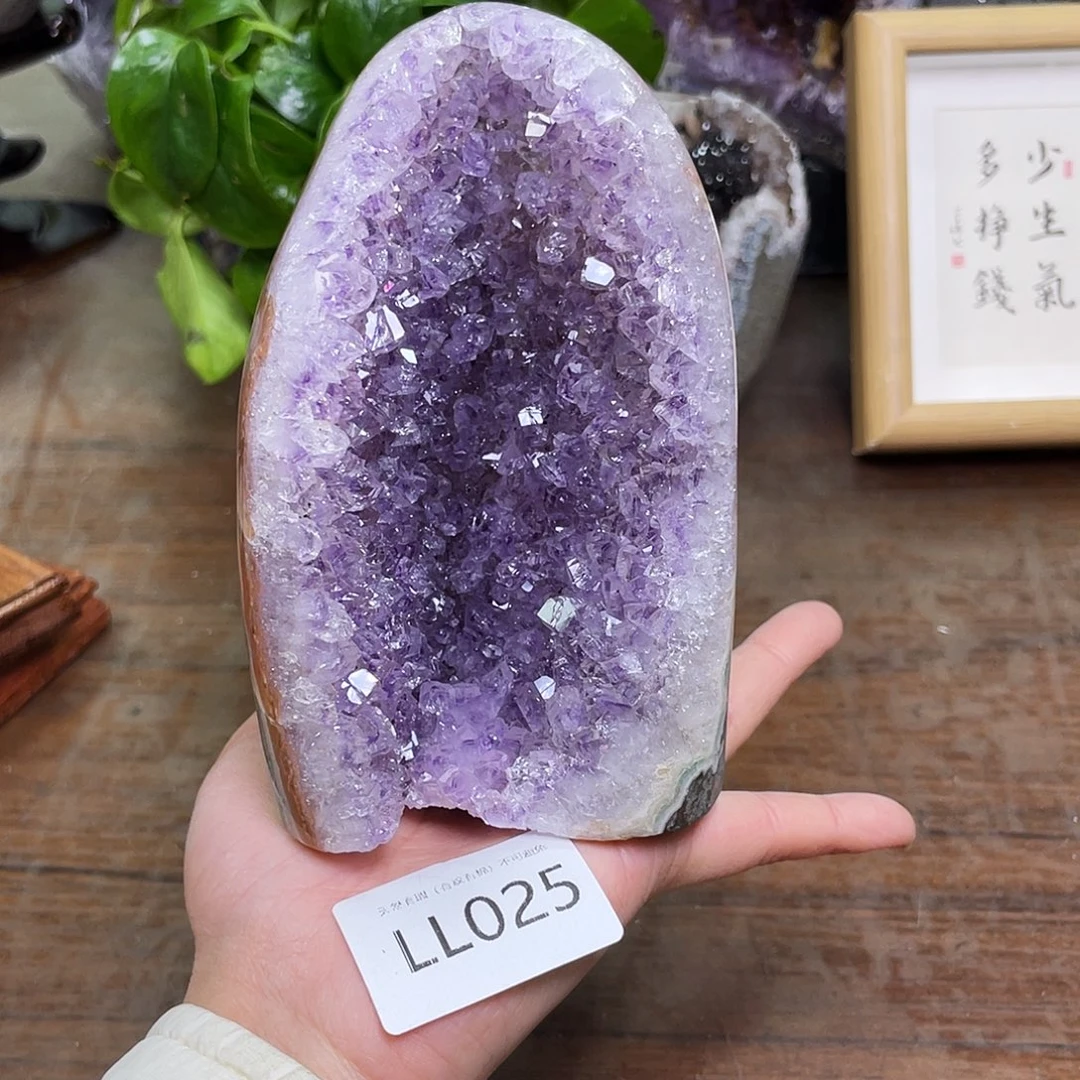 未镶嵌水晶大型摆件（非配饰）