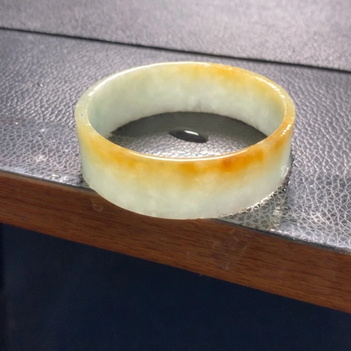 定制翡翠未镶嵌手镯