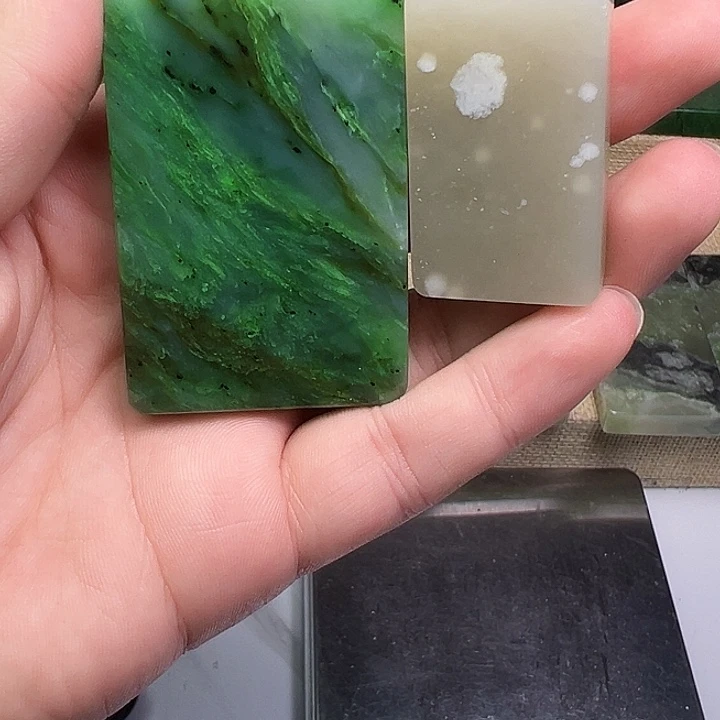 和田玉（碧玉）未镶嵌珠宝半成品