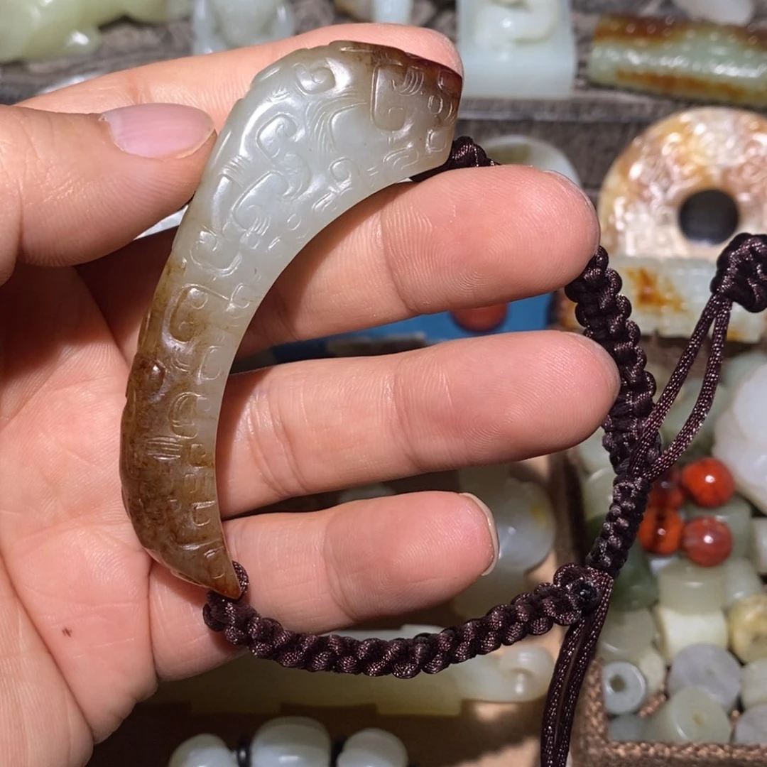 和田玉颈饰未镶嵌