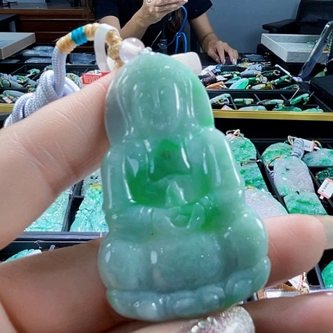 颈饰未镶嵌翡翠一个