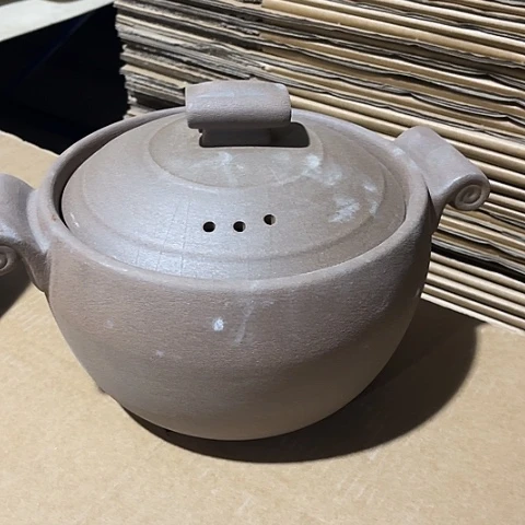 微瑕，明火，口径约22厘米，高14有色差单盖颗粒，4L